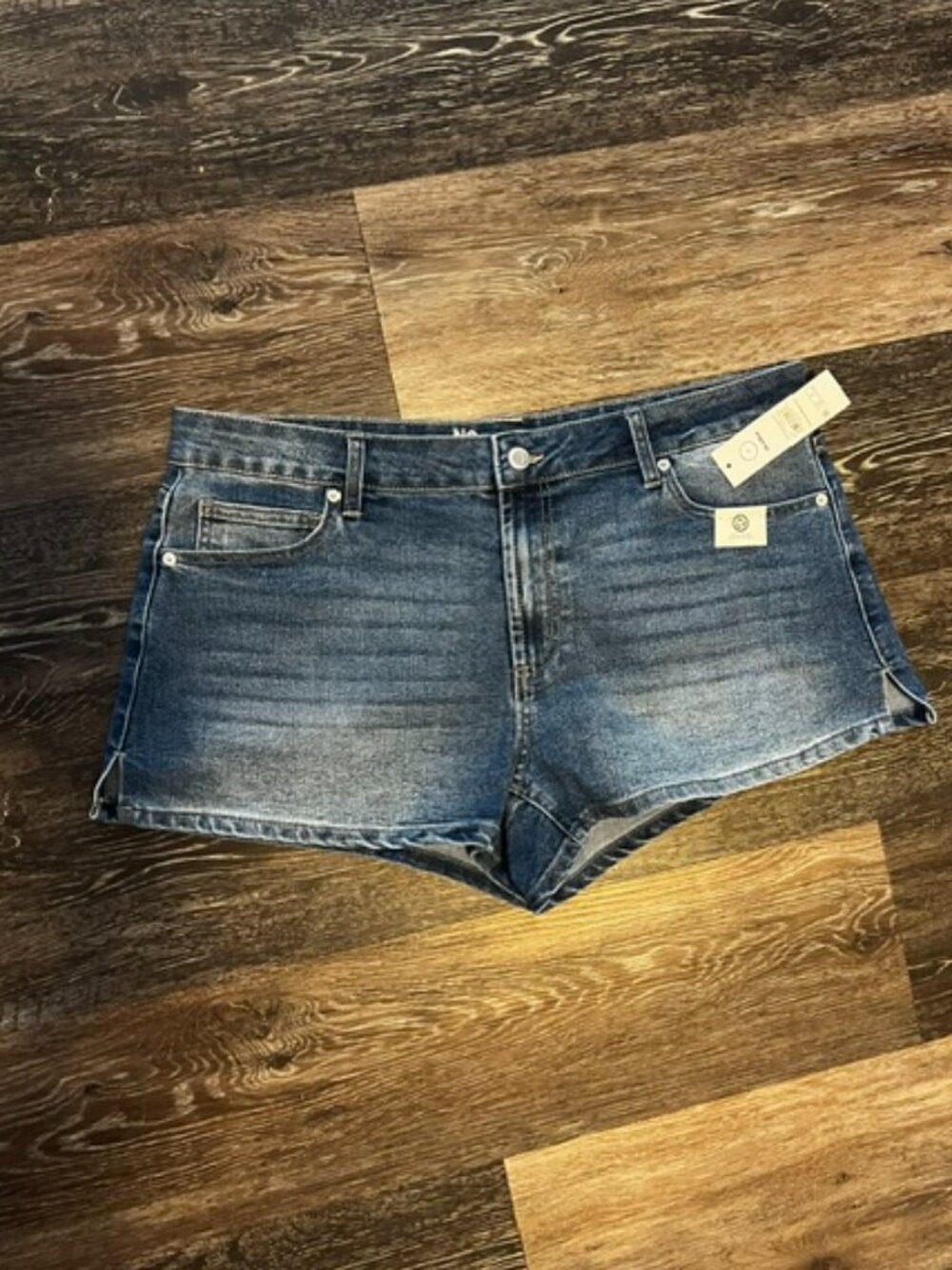 Women's New W/tags No Boundaries Shorts, Size 14, Blue, Pockets, Mid Rise